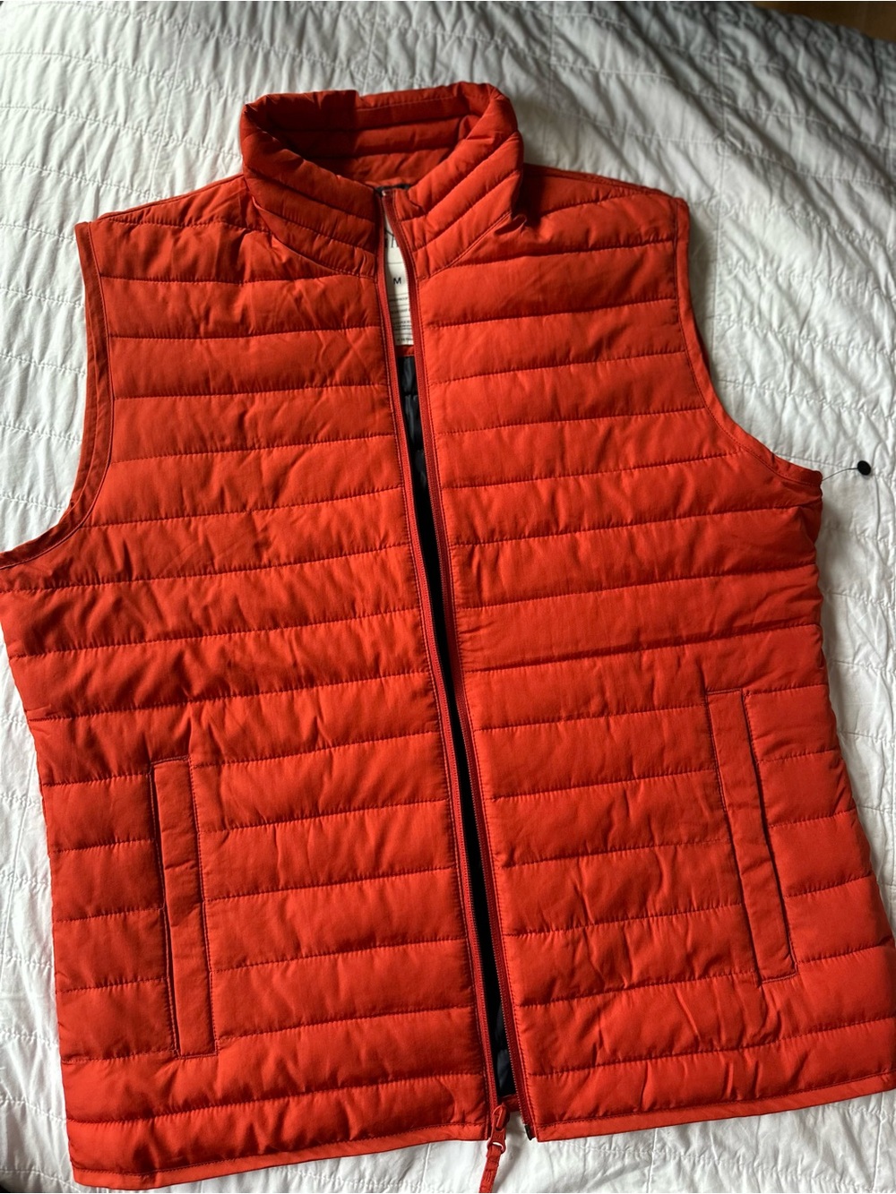 Gap men's puffer vest, rust orange, windproof water resistant, size M, NWOT